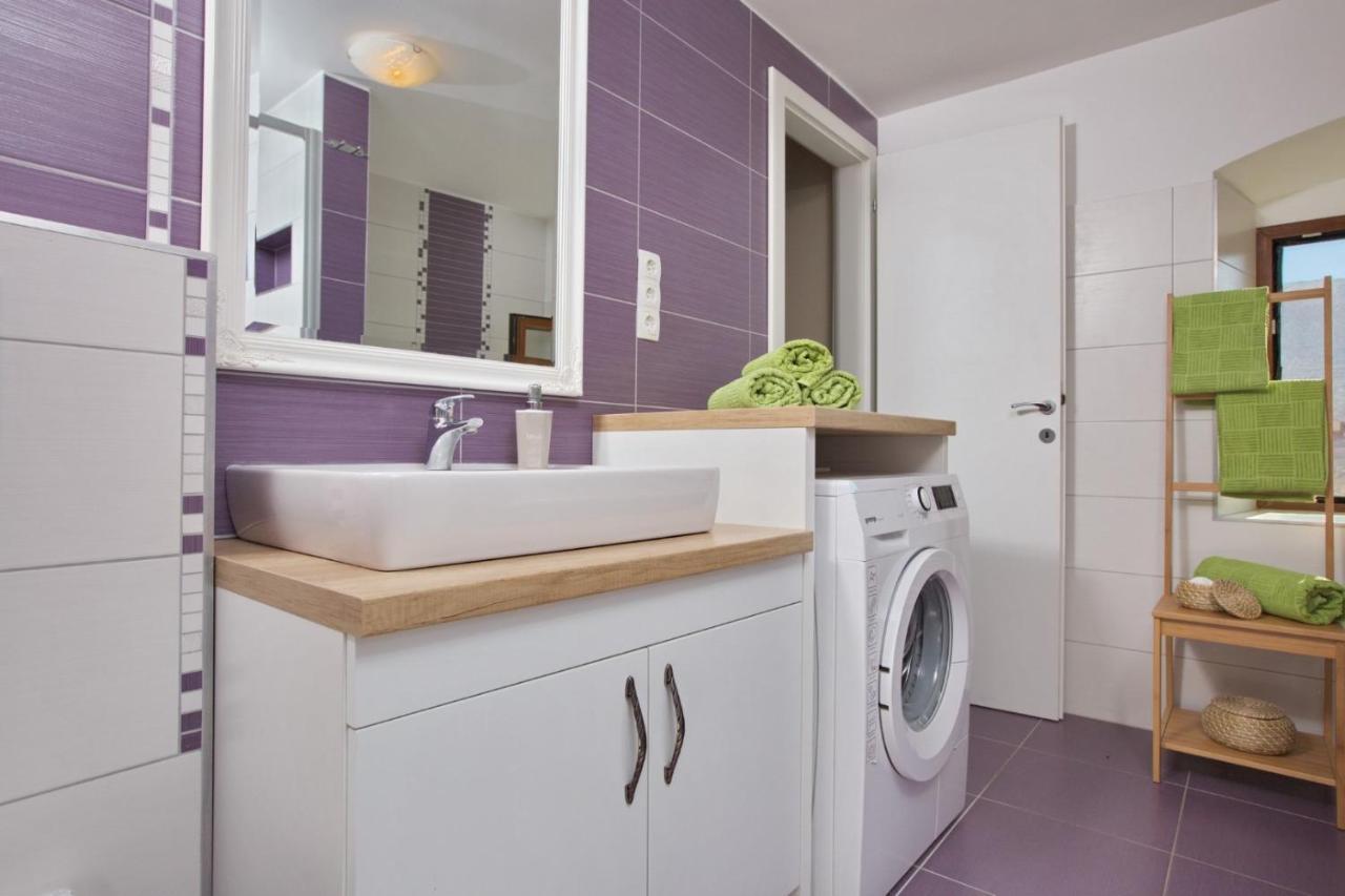Apartment Neno - 50 M From Center